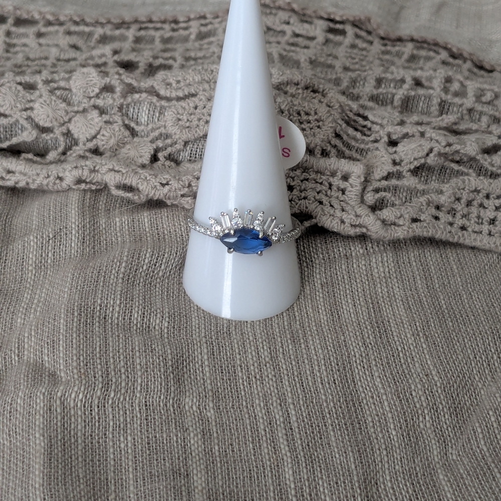 Elegant Silver and Blue Gemstone Ring